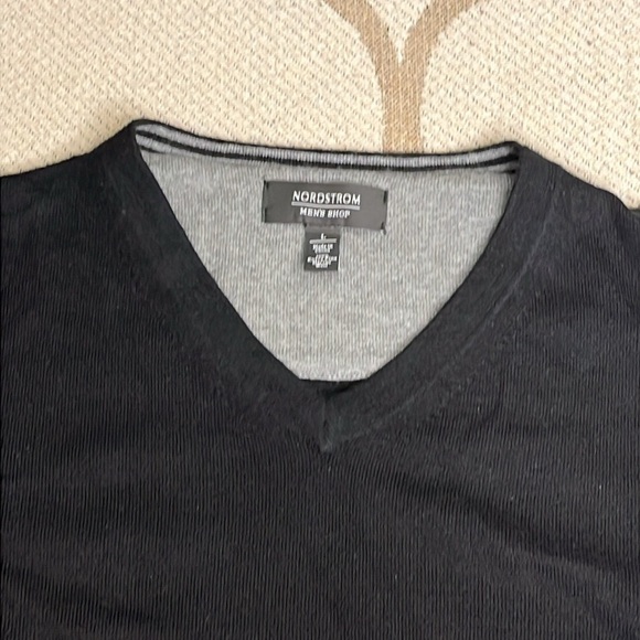 Nordstrom Men’s Shop 100% extra fine merino wool v-neckline sweater vest - Picture 9 of 11